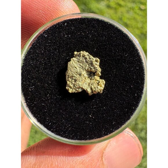 California Native Gold Crystal - 0.40 grams - Picture 4 of 5